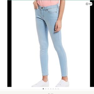 Southern Tide Resort Mid-Rise Skinny Jean size 31 light Wash